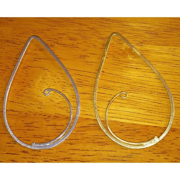 Beautiful Large Teardrop Findings Silver or Gold Plated - Picture 6 of 9